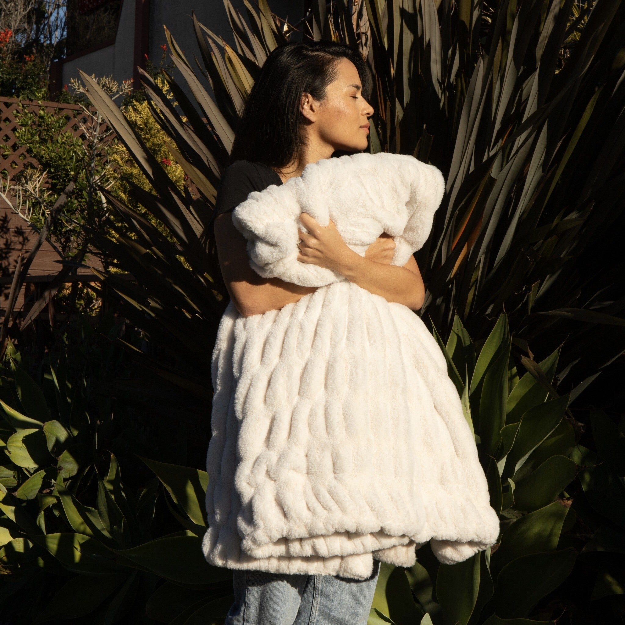 Luxxe Ribbed Faux Fur Throw