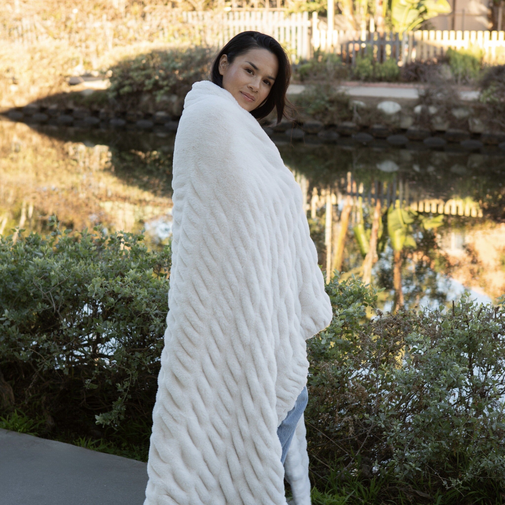 Luxxe Ribbed Faux Fur Throw