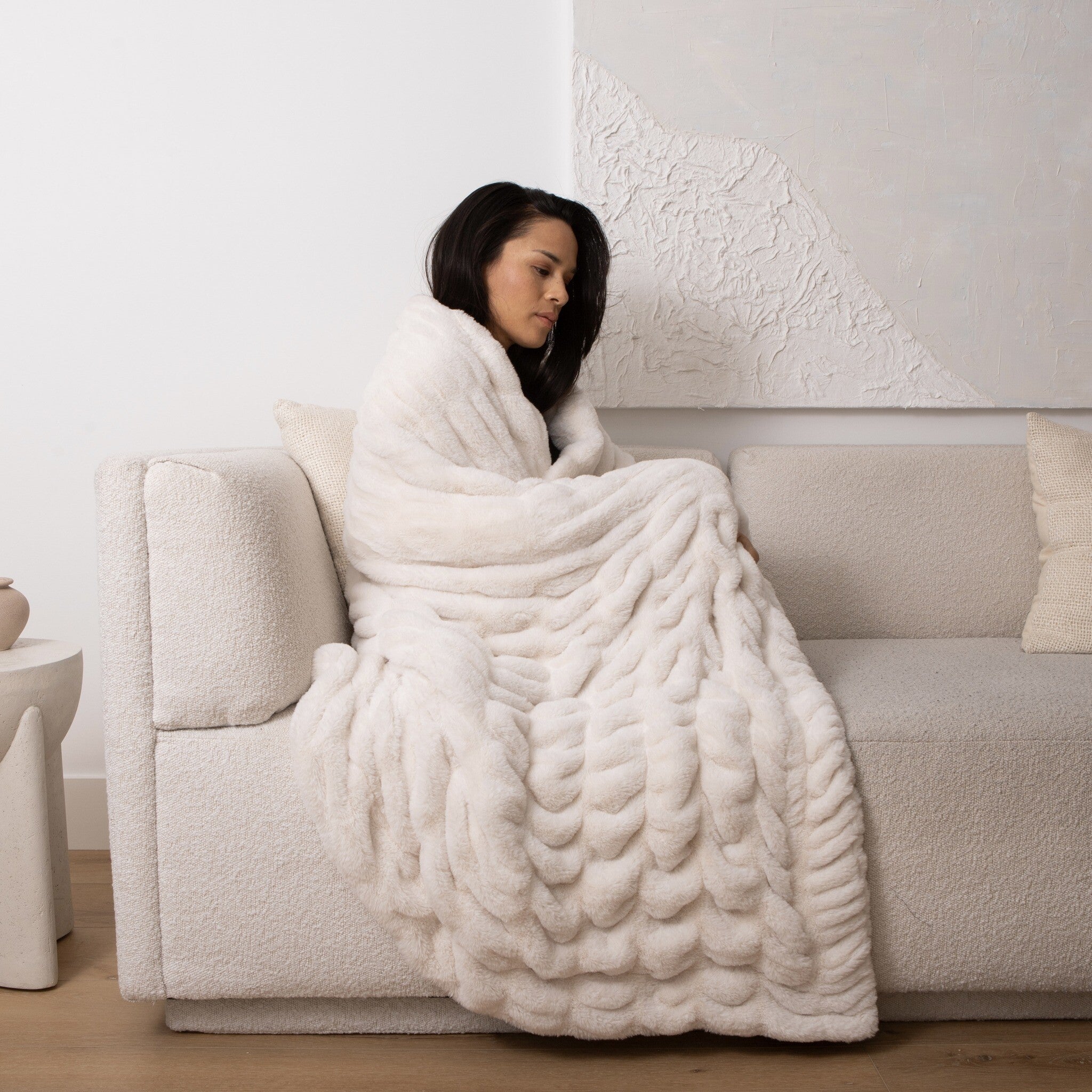 Luxxe Ribbed Faux Fur Throw
