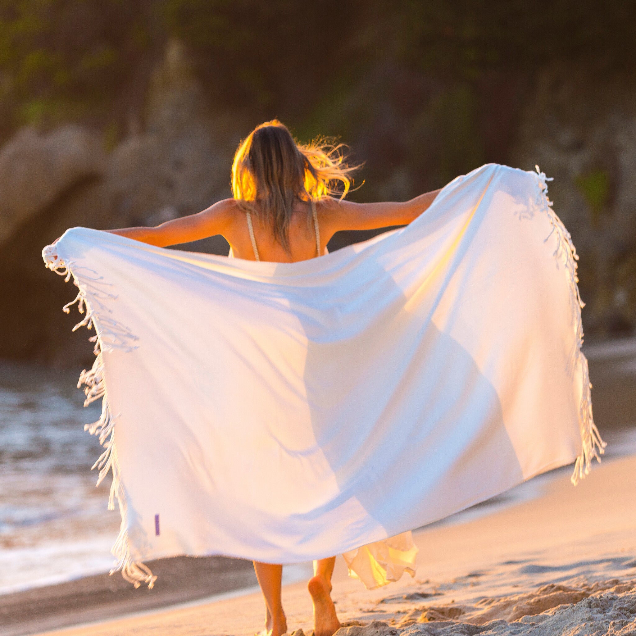 Luxxe Fringe Throw