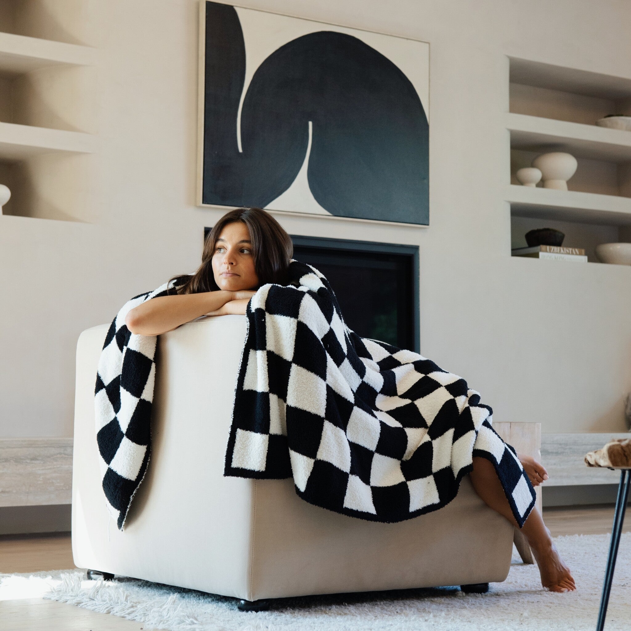 Luxxe Checkered Feather Yarn Throw