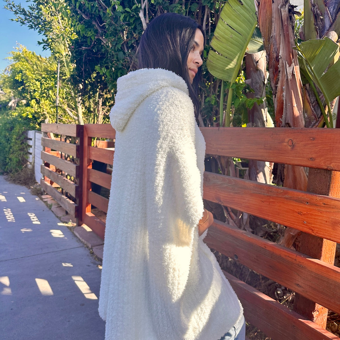 Luxxe Feather Yarn Poncho
