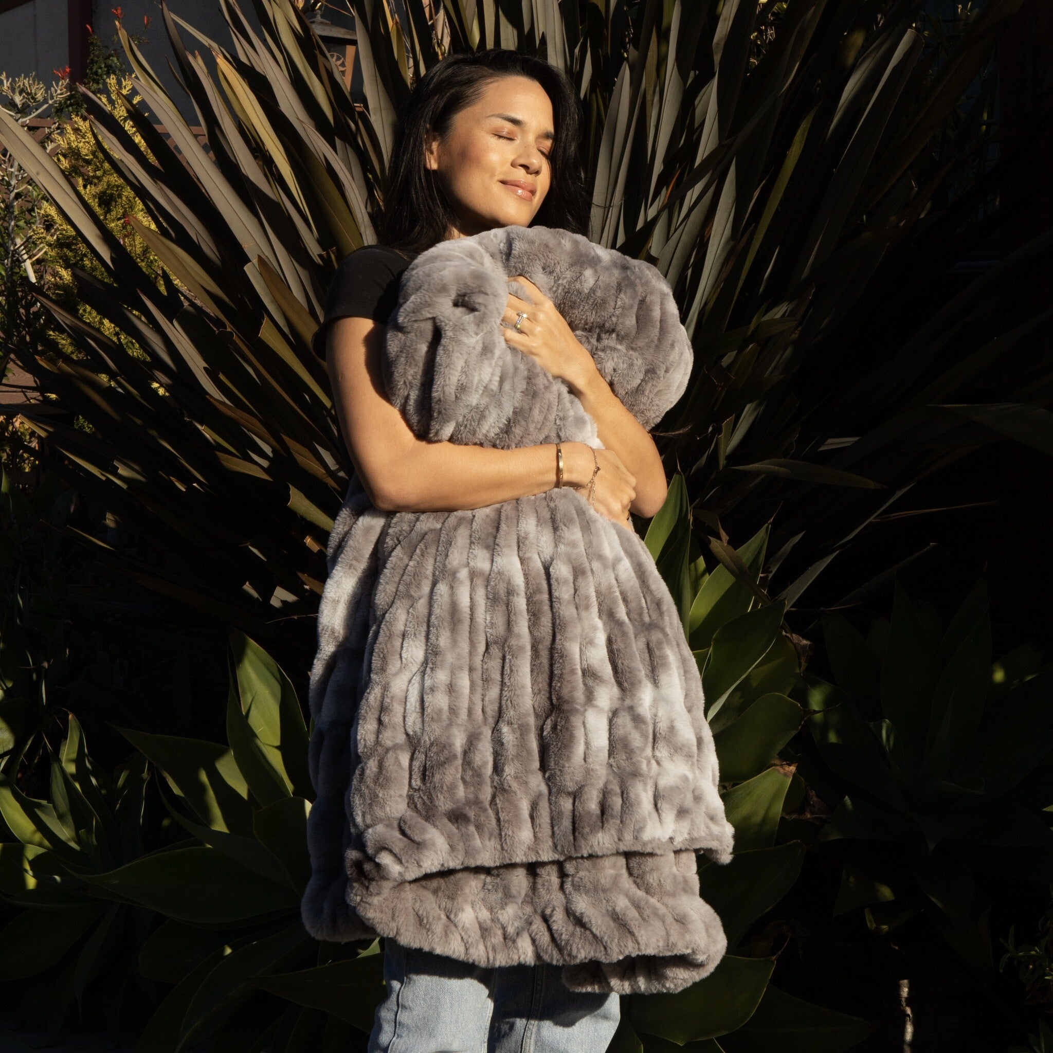 Luxxe Ribbed Faux Fur Throw