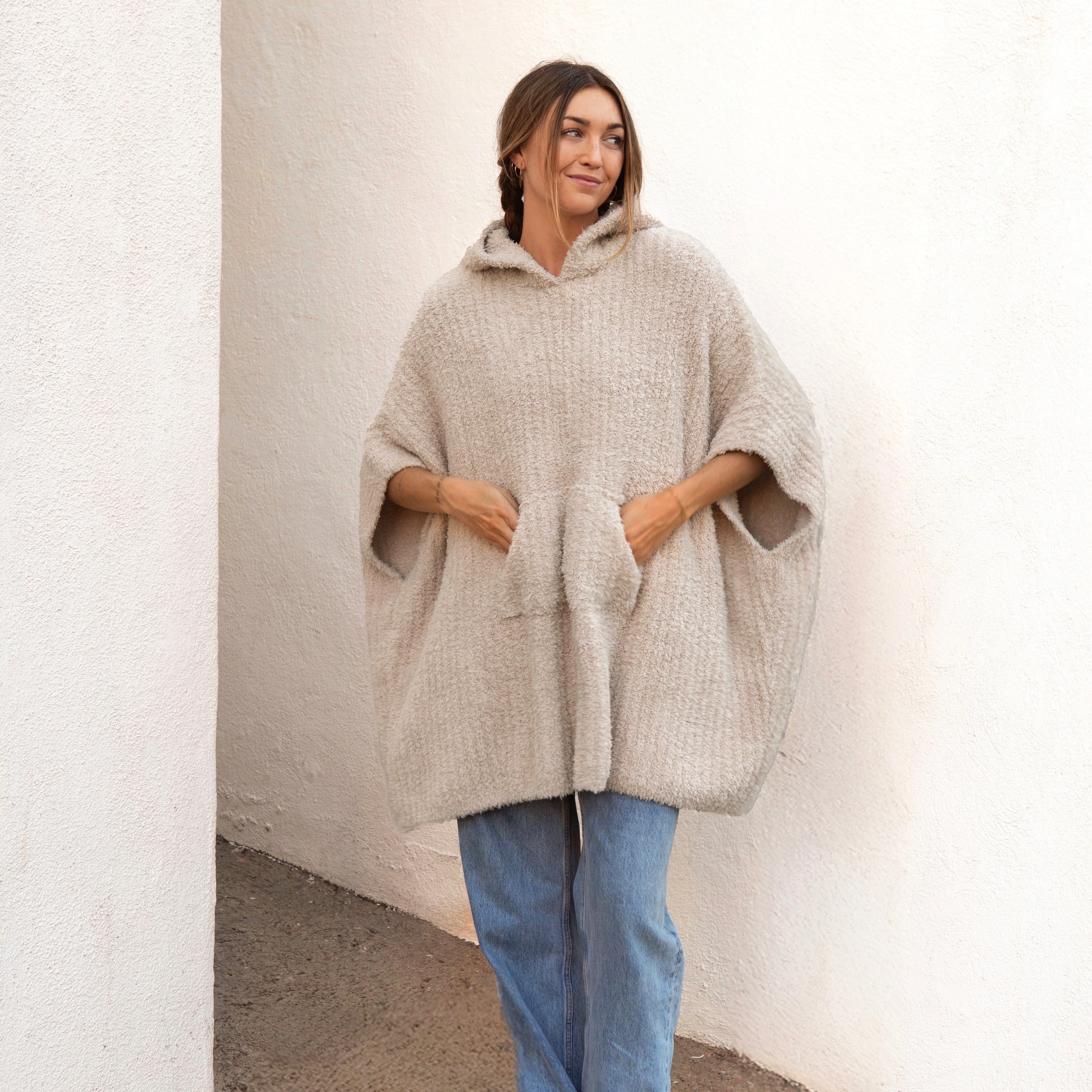 Luxxe Feather Yarn Poncho