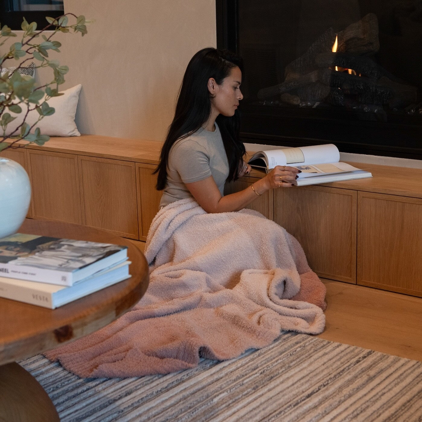 Luxxe Feather Yarn Throw