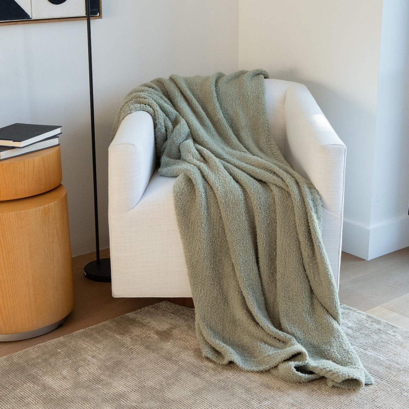 Luxxe Feather Yarn Throw