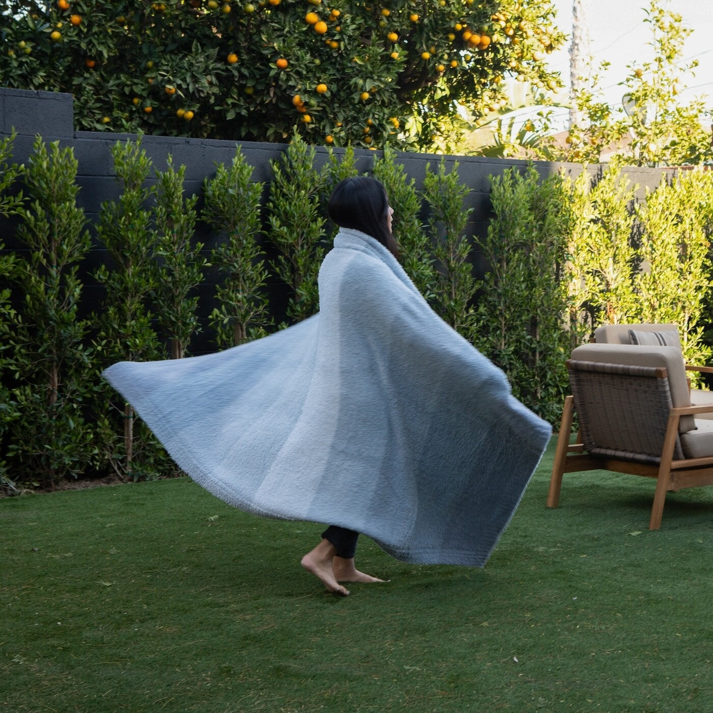 Luxxe Feather Yarn Throw