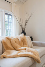 Load image into Gallery viewer, Luxxe Faux Fur Throw
