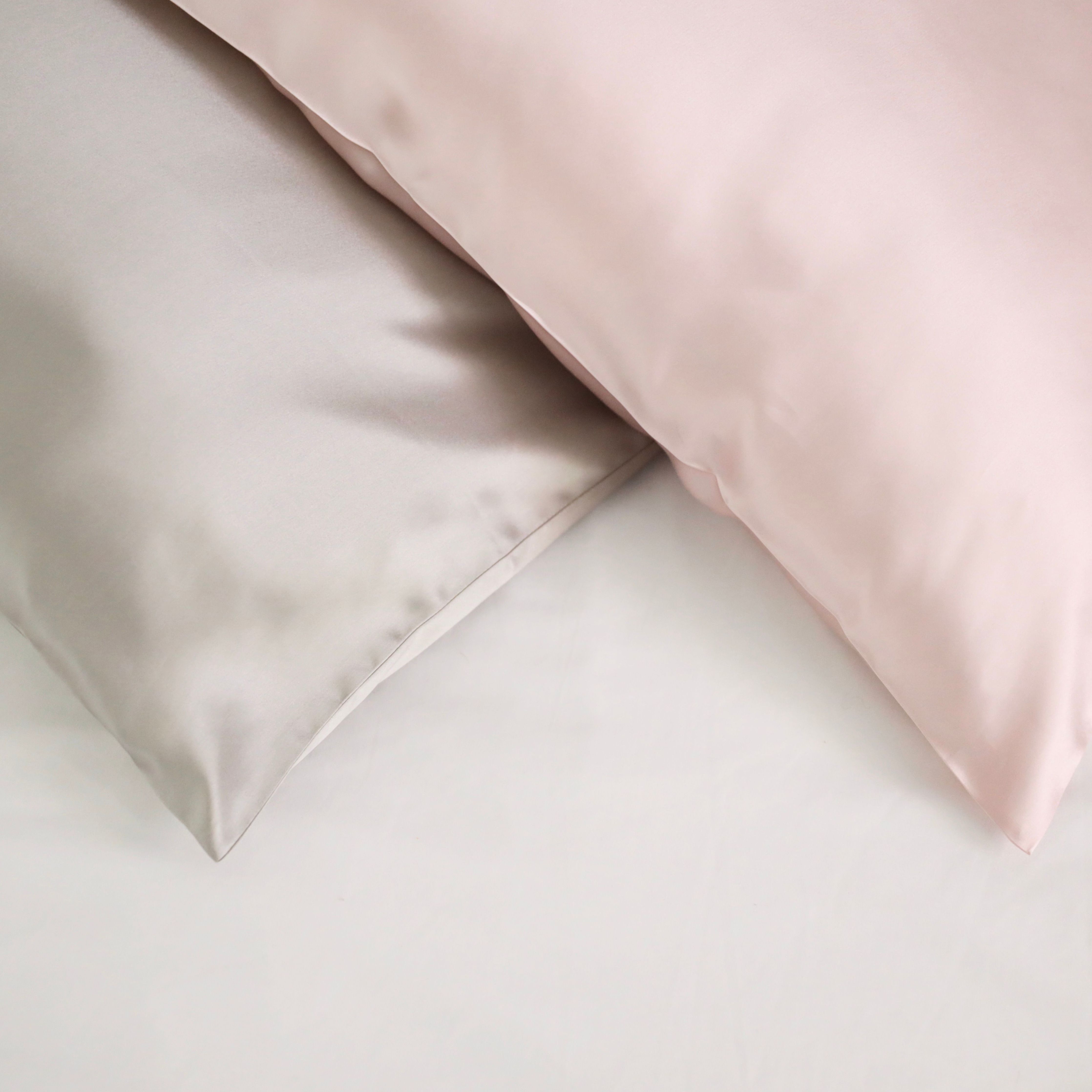 Luxxe Silk Pillowcase